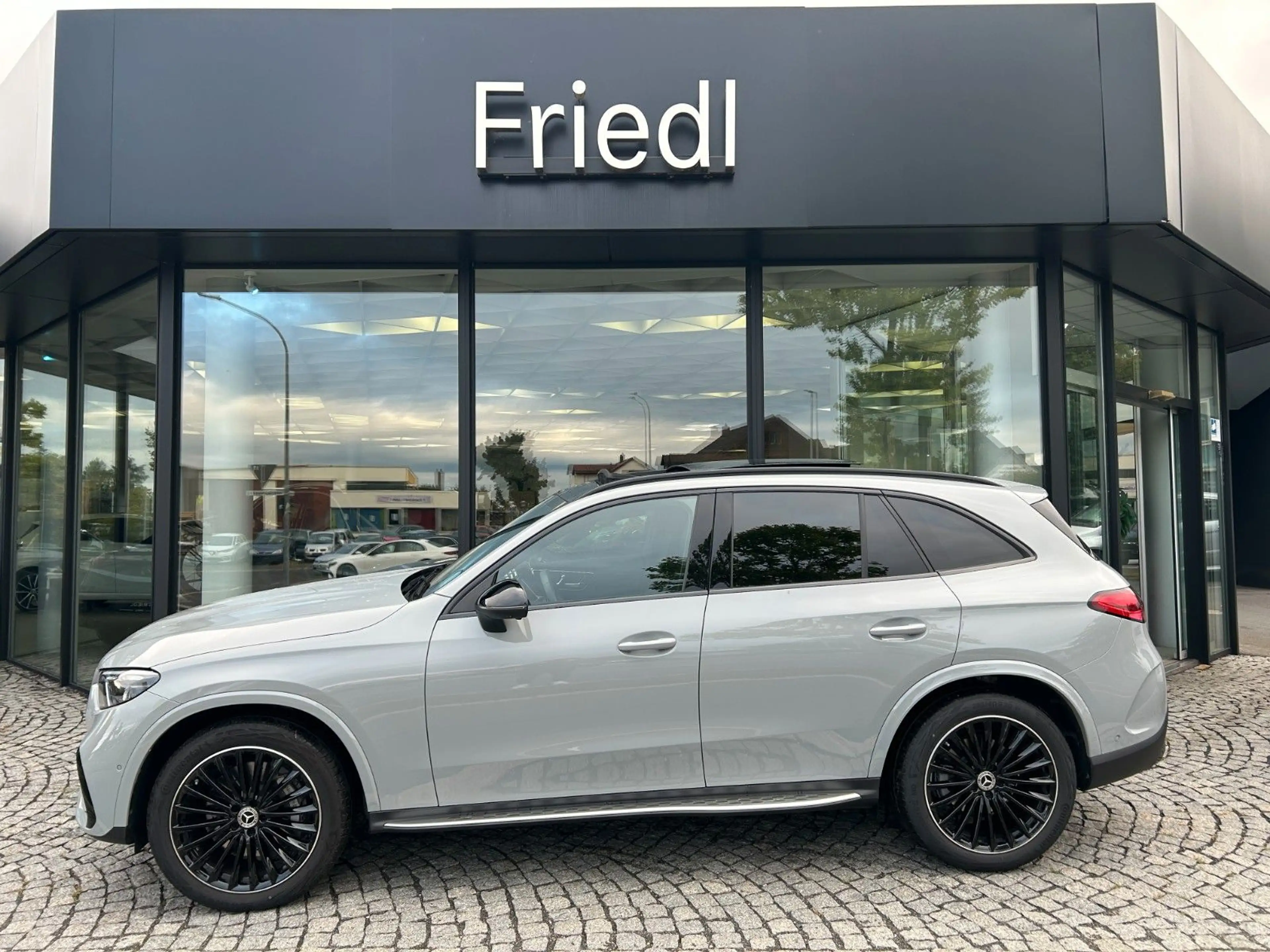 Mercedes-Benz GLC 300 d 4M AMG, Distro,AHK,DIGITAL,PANO