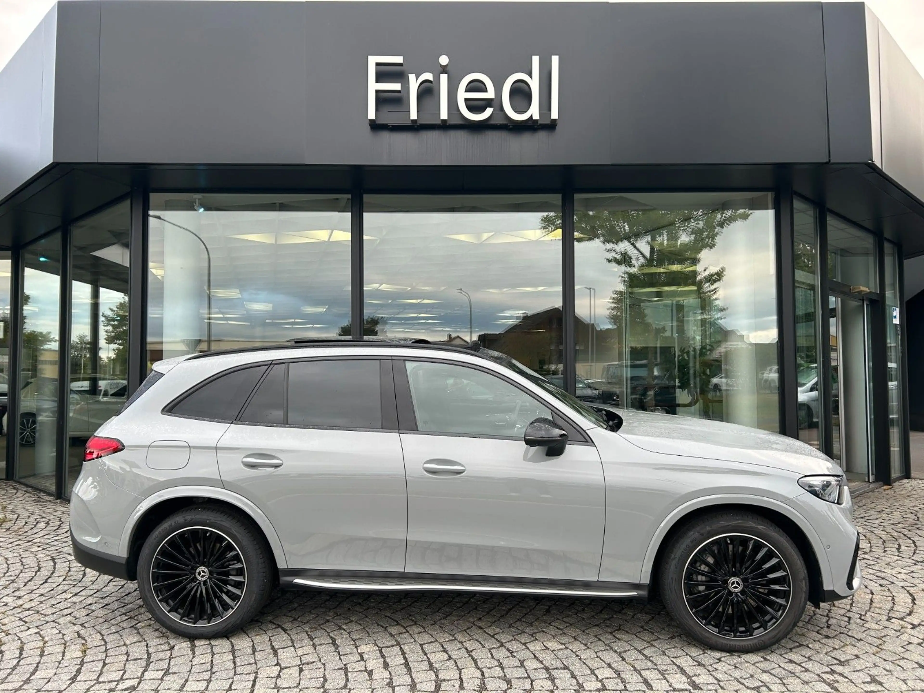 Mercedes-Benz GLC 300 d 4M AMG, Distro,AHK,DIGITAL,PANO — photo 2