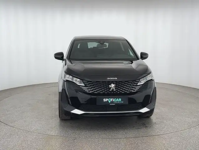 Peugeot 3008 view 2