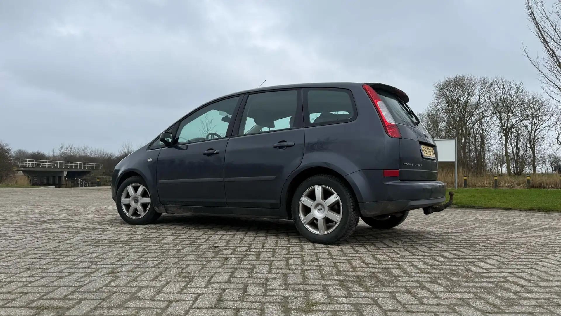 Ford Focus C-Max 1.6-16V Futura Grijs - 2