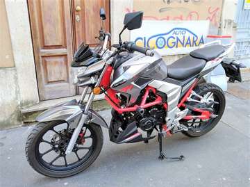 SENKE 125cc 4T solo 3.000 km NEOPATENTATI
