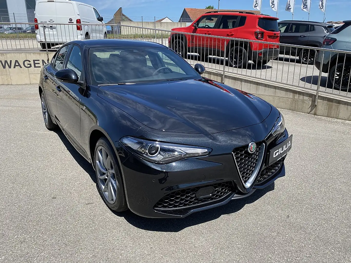 Alfa Romeo Giulia Ti 2,2 16V 210 AT8 Q4 AWD Schwarz - 2