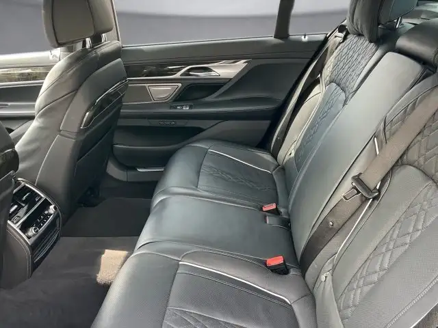 BMW 745 Le xDrive G12 Ansicht 12