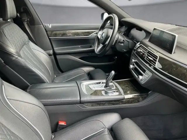 BMW 745 Le xDrive G12 Ansicht 11