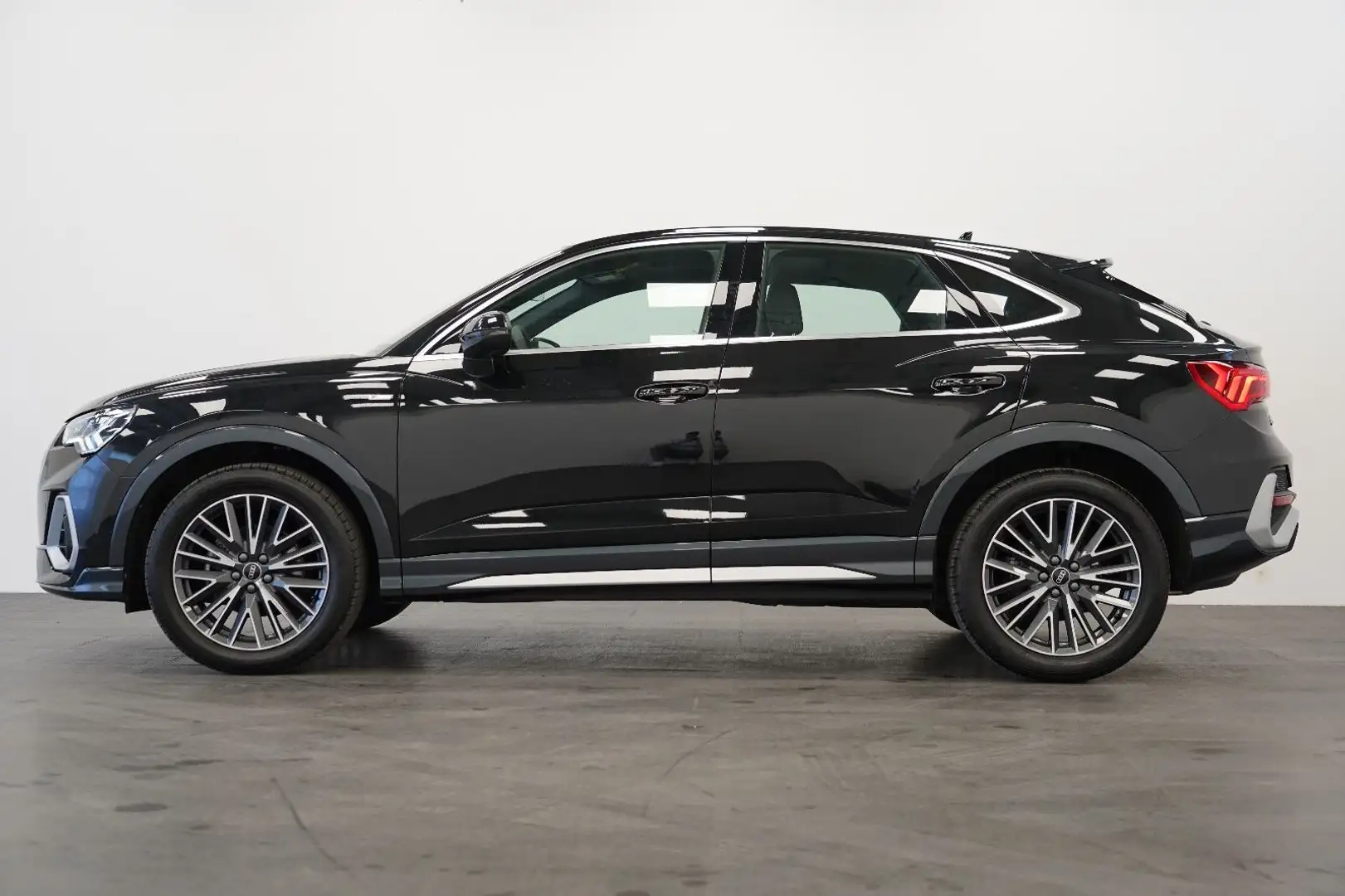 Audi Q3 35 S LINE-TETTO APRIBILE-WIRELESS-RETROCAMERA Nero - 1