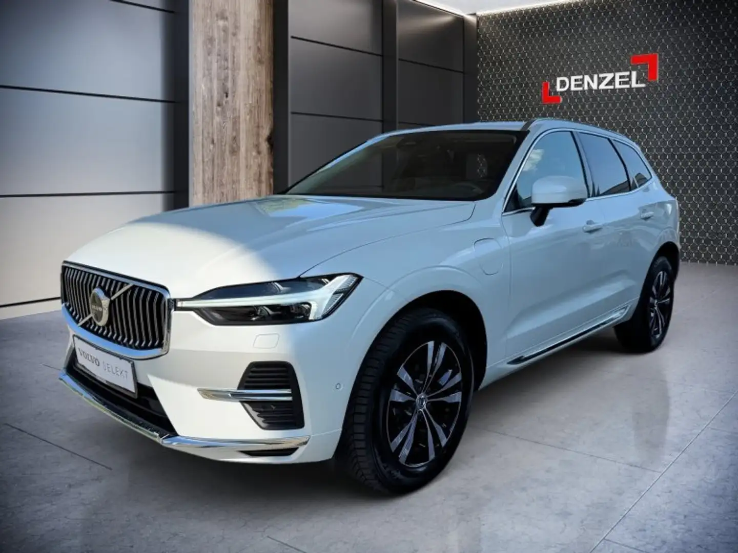 Volvo XC60 Plus, T6 Plug-in Hybrid, Elektrisch/Benzin, Bright Weiß - 1
