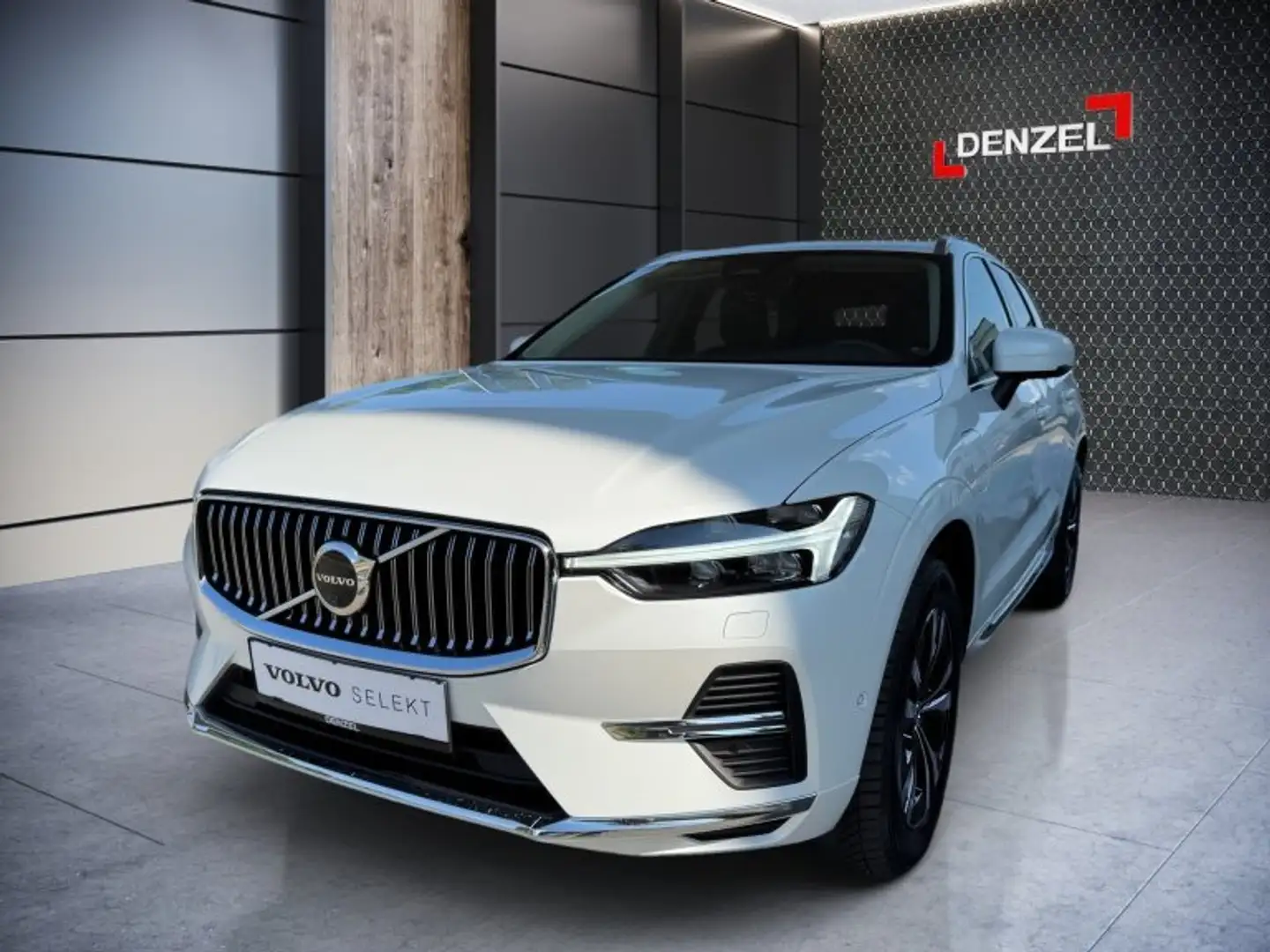 Volvo XC60 Plus, T6 Plug-in Hybrid, Elektrisch/Benzin, Bright Weiß - 2