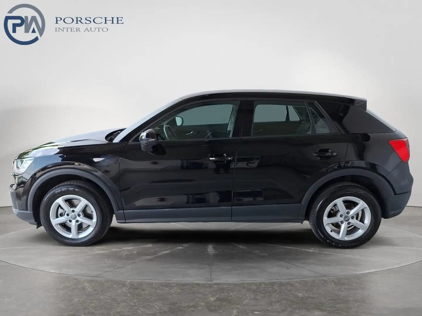Audi Q2 1.0 TFSI Schwarz - 2