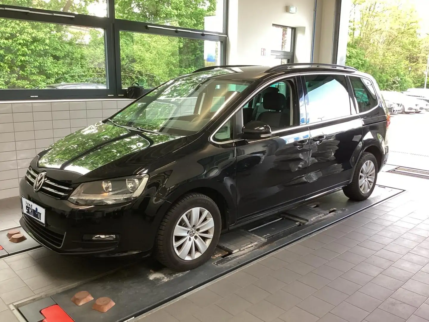 Volkswagen Sharan 2.0 TDI + 2. HAND + 7. SITZER Schwarz - 1