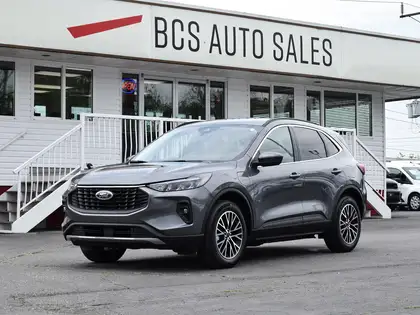 Gray 2025 Ford Escape Hybrid Plug-in FWD SUV / Crossover Front-Wheel Drive Continuously Variable Transmission