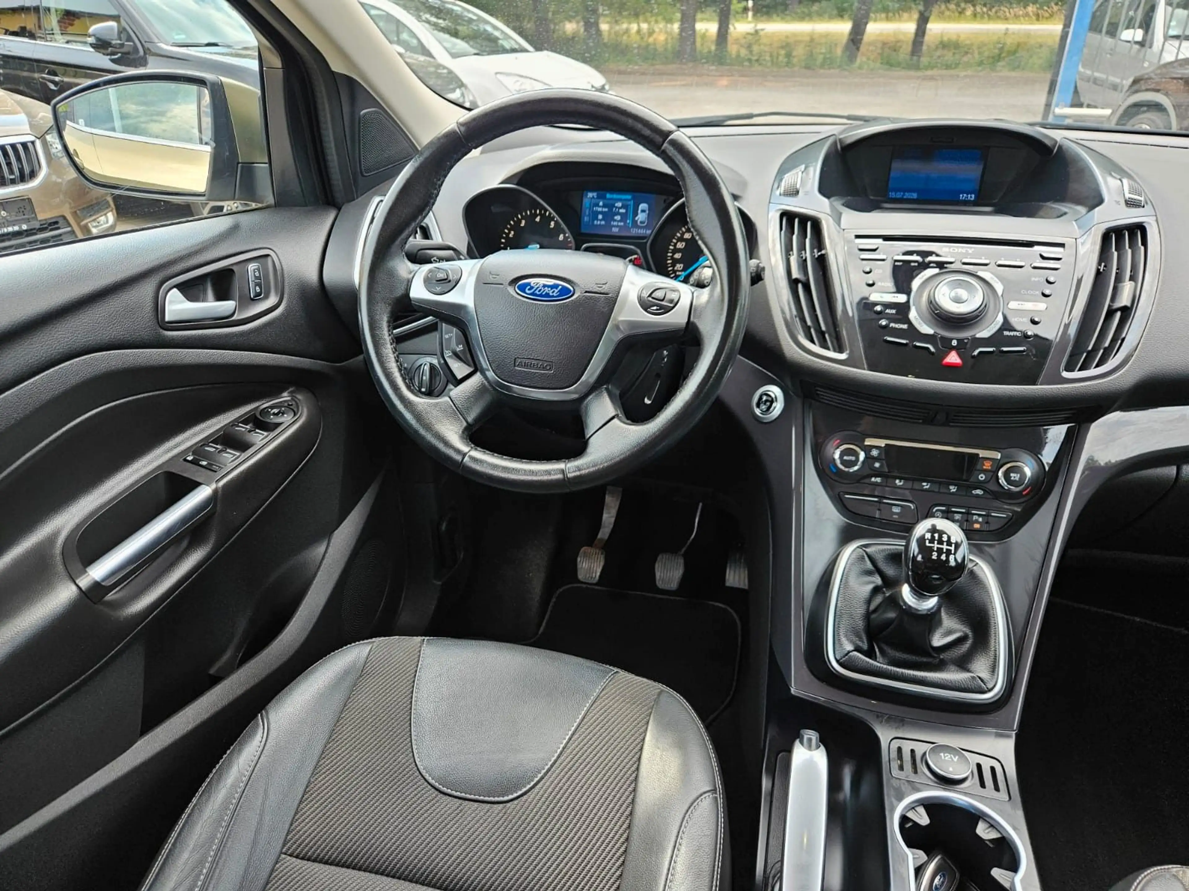 Ford Kuga Titanium — photo 12