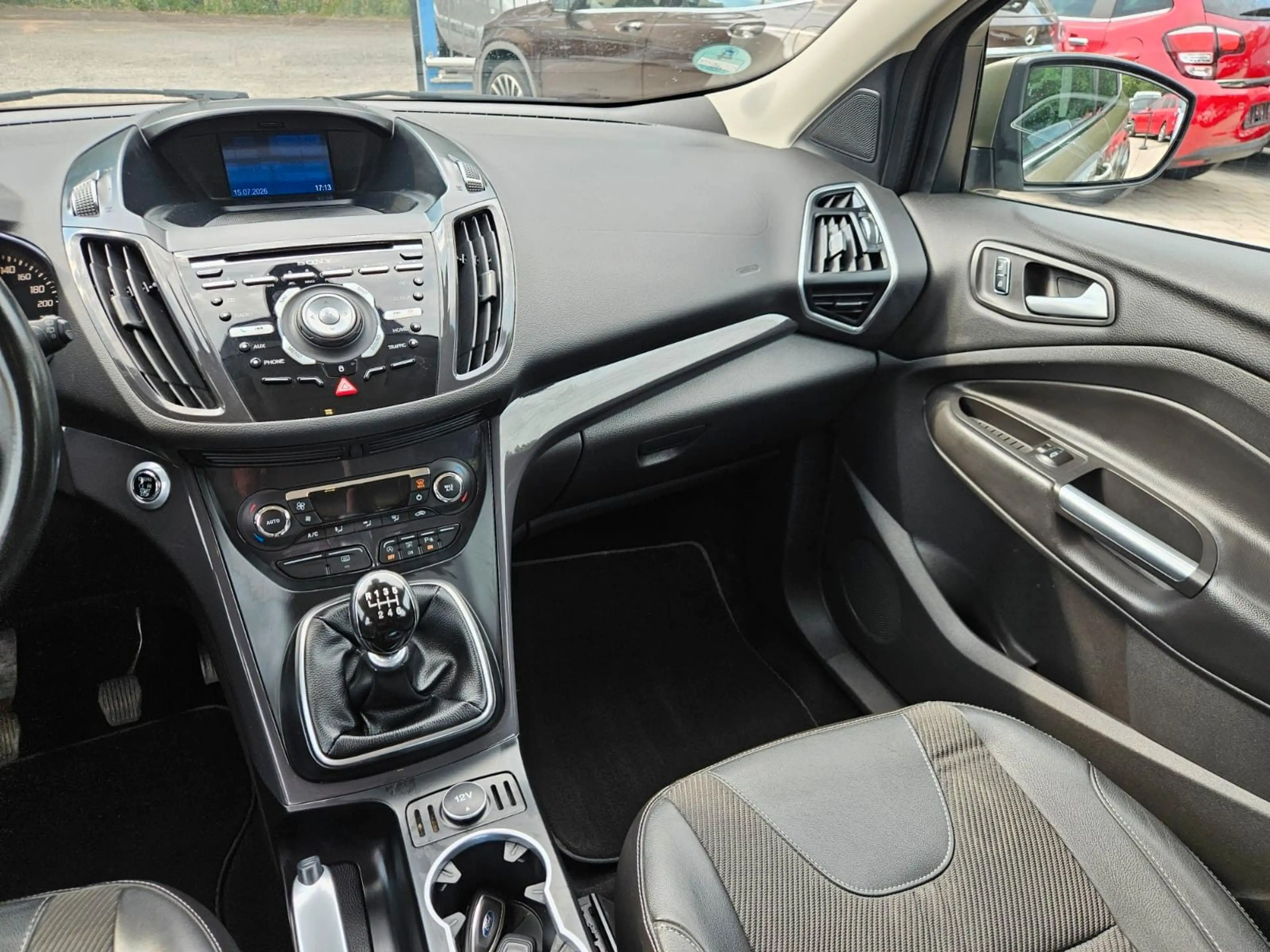 Ford Kuga Titanium — photo 14