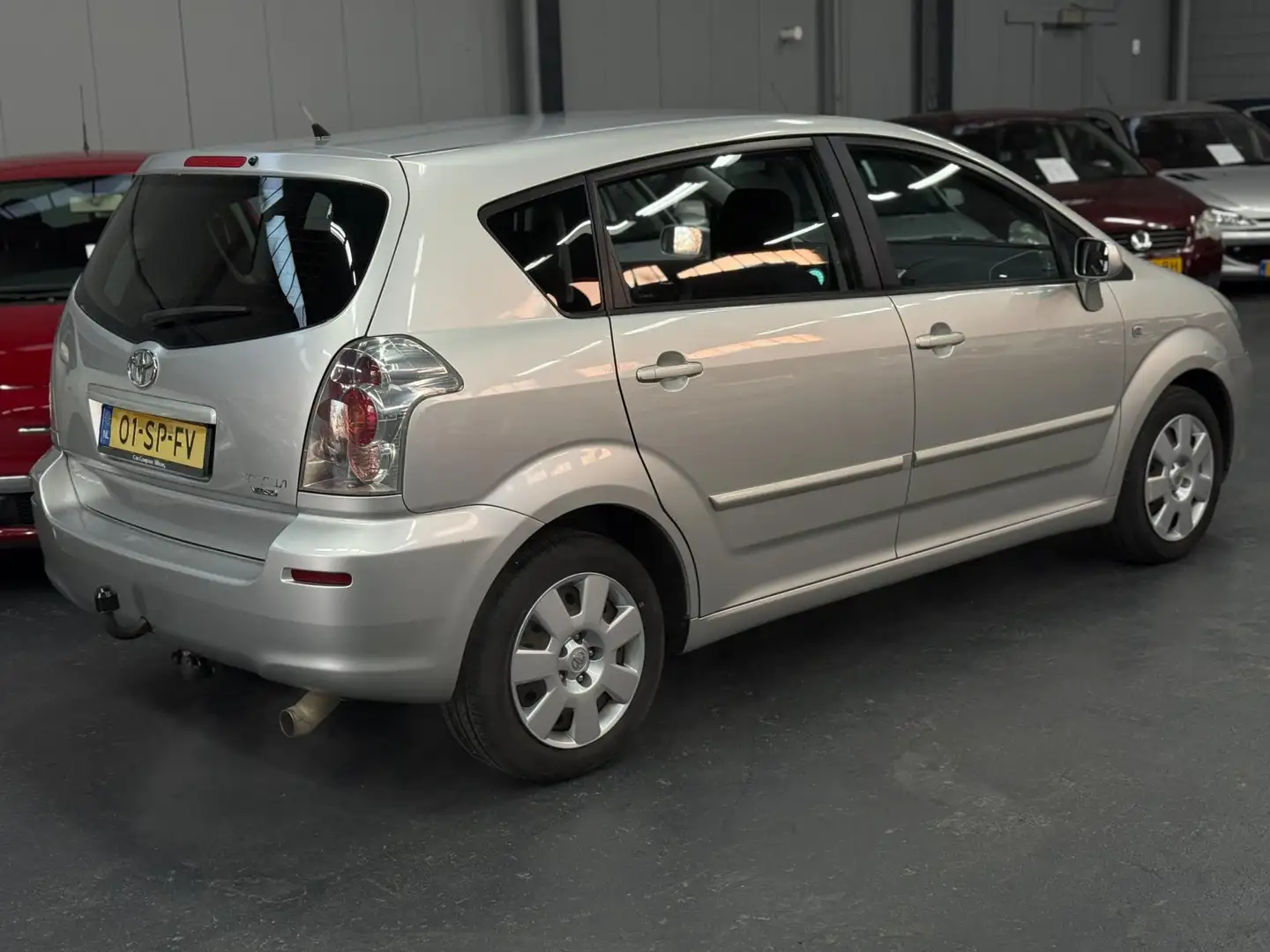 Toyota Verso 1.8 VVT-i Sol 1 Nieuwe APK NAP 1ste Eigenaar Grijs - 2