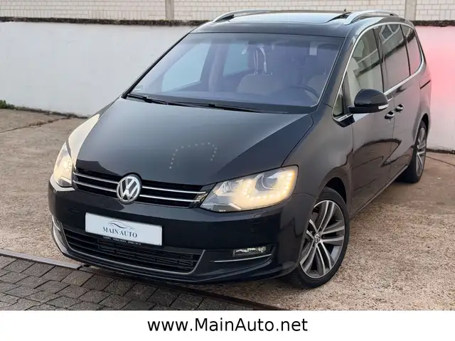 Volkswagen Sharan Highline 2.0TSI/DSG/7 Sitzer/PANO/AHK/Xen