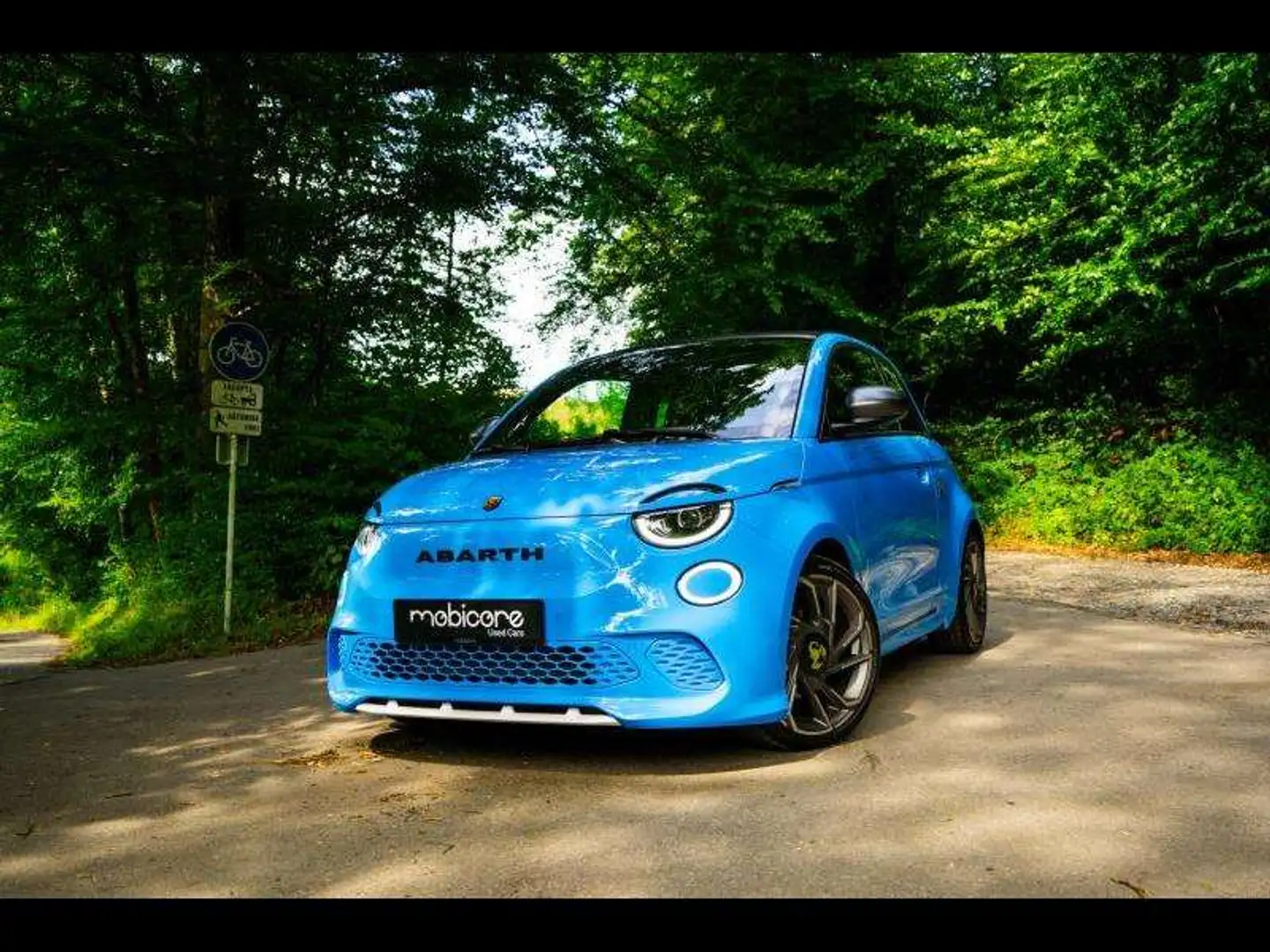 Abarth 500e Abarth Cabrio Scorpionnissima Bleu - 1
