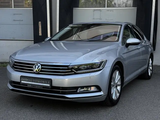Volkswagen Passat Highline BI-Xenon ACC Kamera Navi Leder