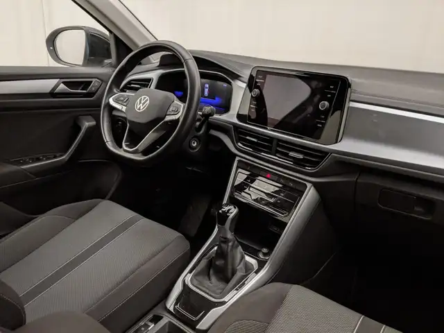 Volkswagen T-Roc view 6