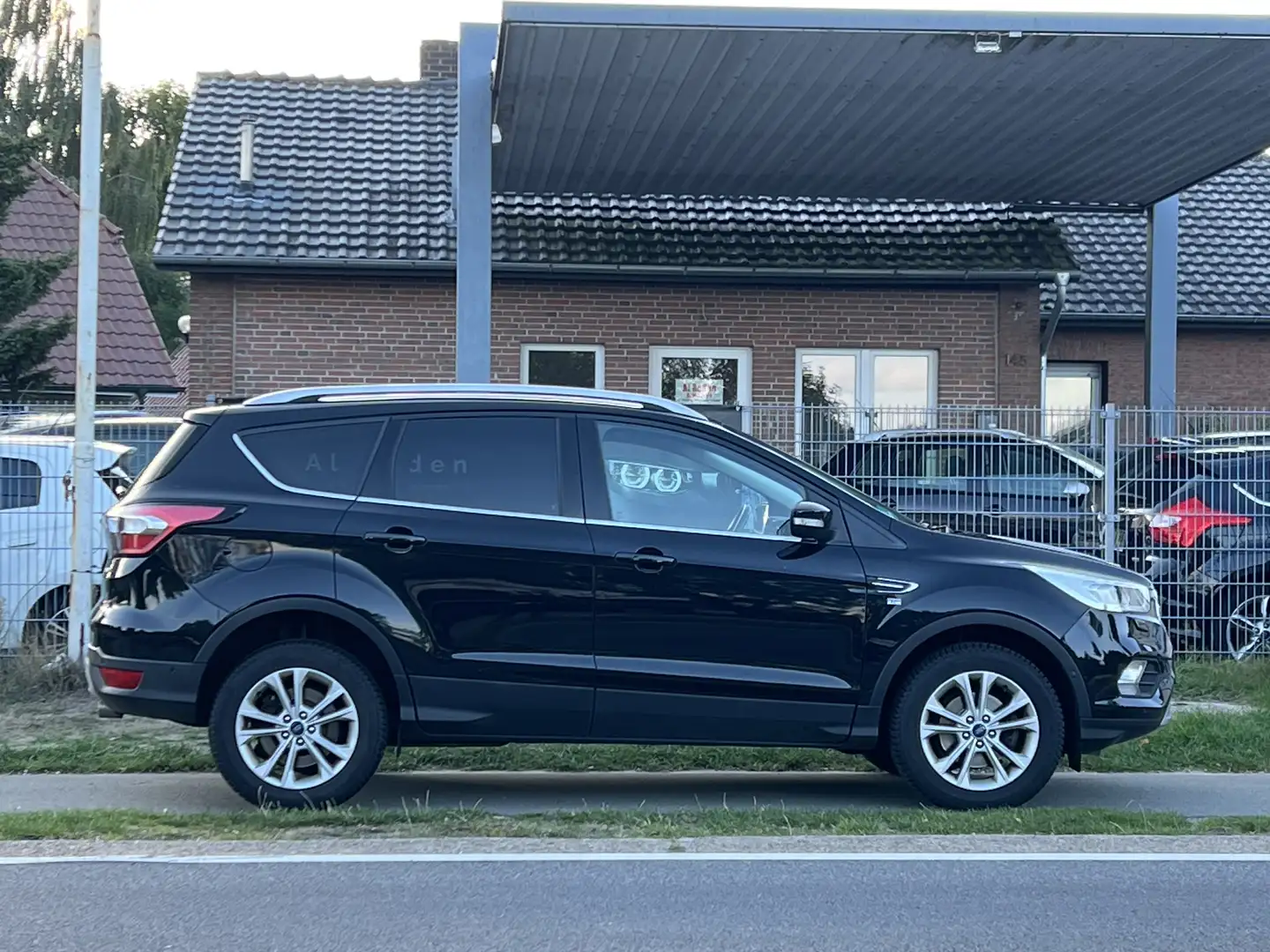 Ford Kuga Titanium Navi Rück-Cam Schwarz - 2