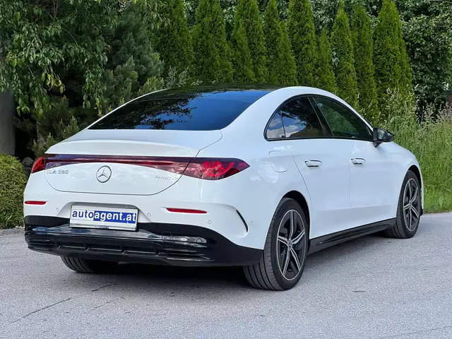 Mercedes-Benz CLA 350 350 4Matic AMG Line PANO AHK Ansicht 2