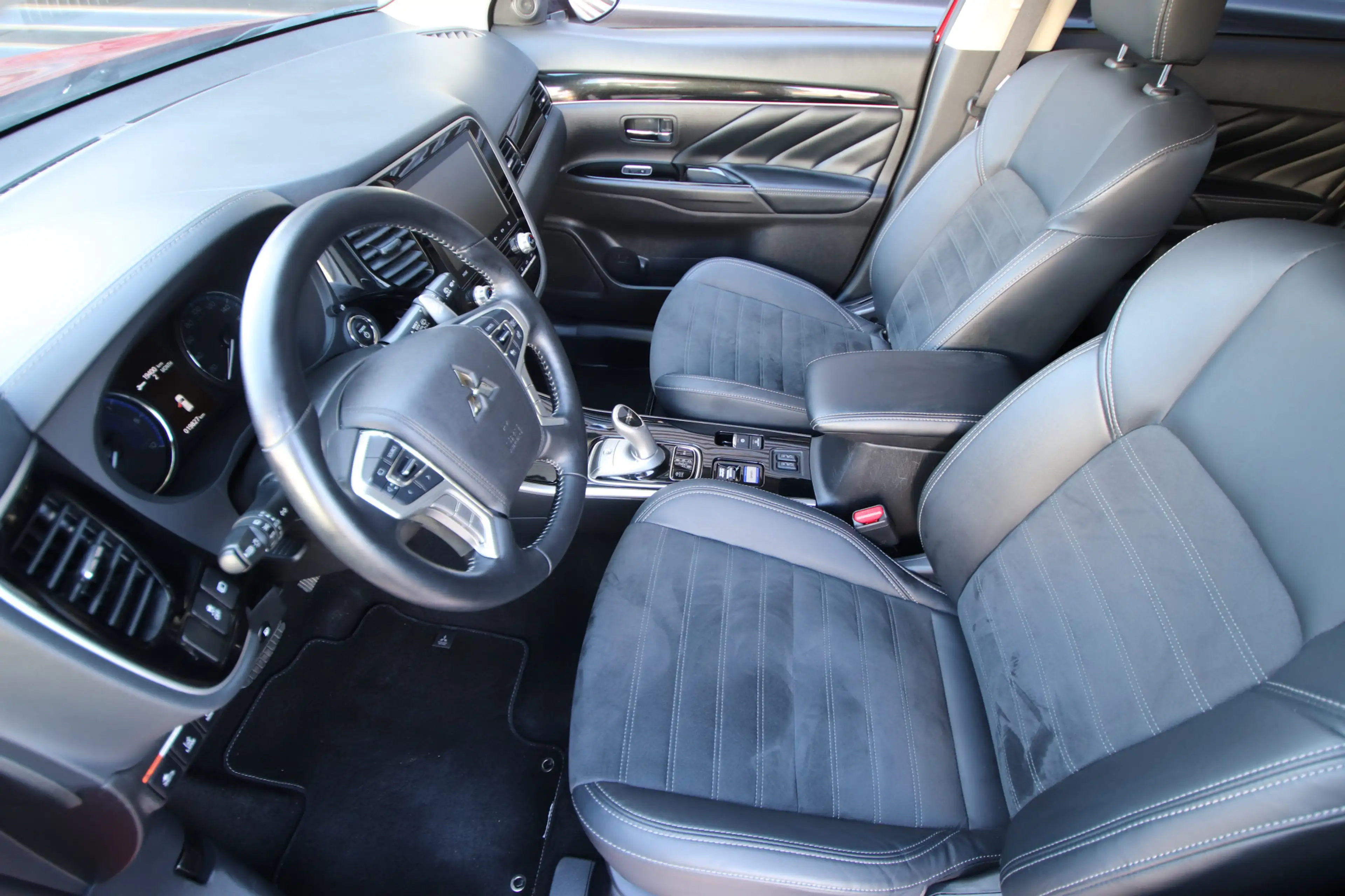 Mitsubishi Outlander 2.4 PHEV Intense+ Adaptive cruise, E.achterklep — photo 20