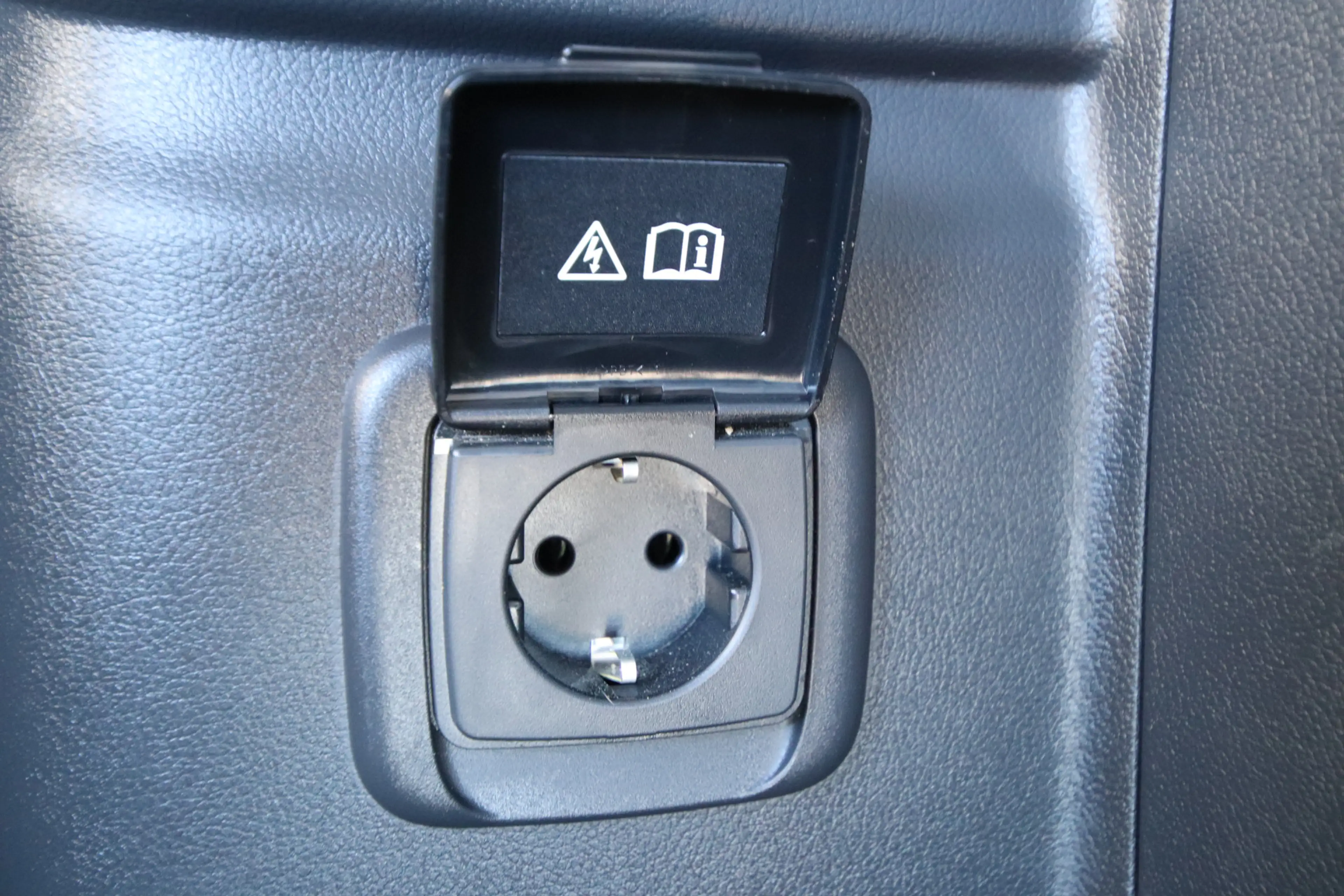 Mitsubishi Outlander 2.4 PHEV Intense+ Adaptive cruise, E.achterklep — photo 7