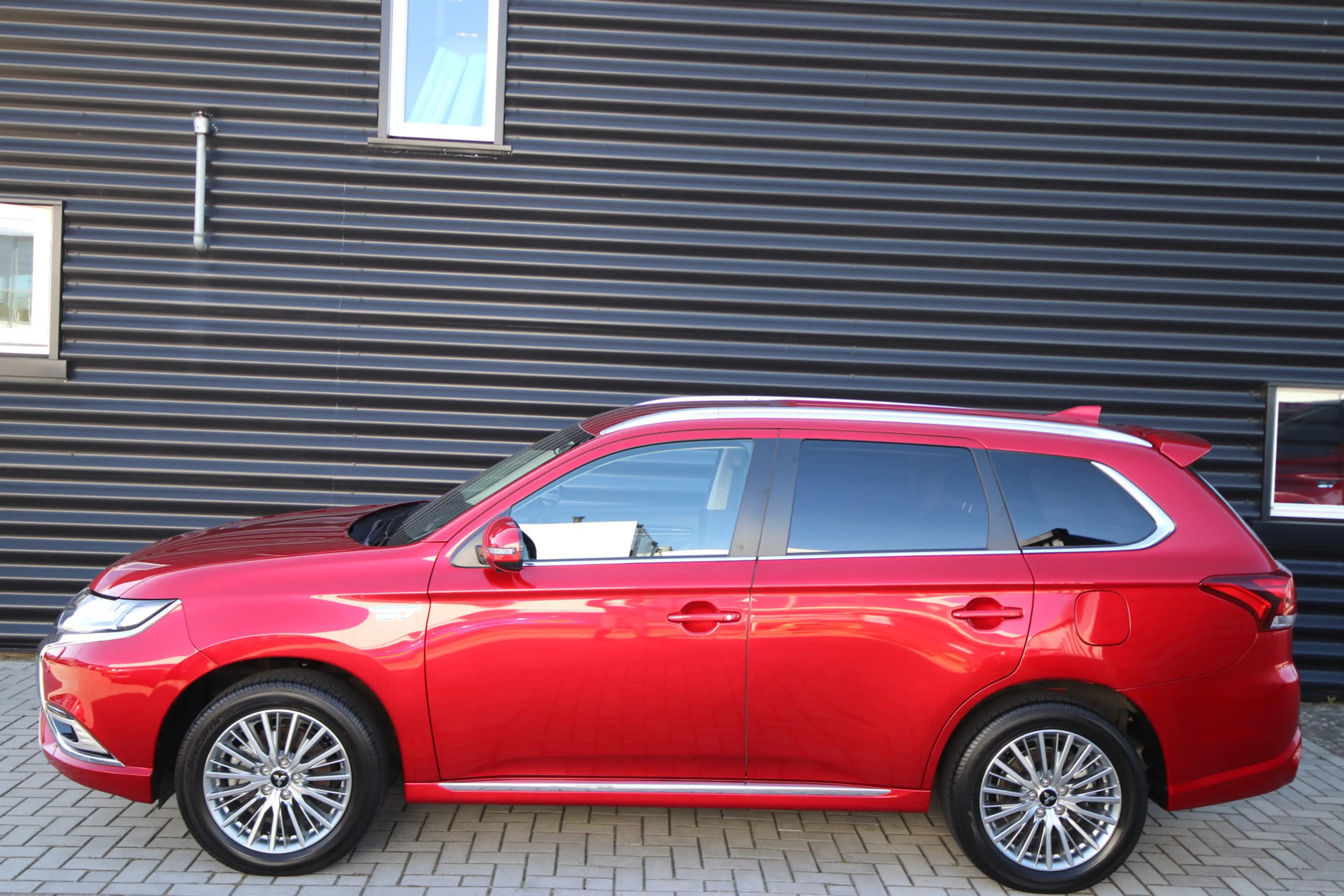 Mitsubishi Outlander 2.4 PHEV Intense+ Adaptive cruise, E.achterklep — photo 17