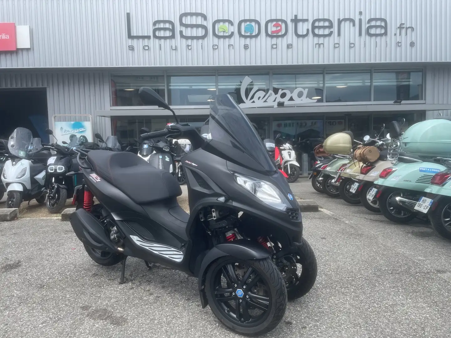 Piaggio MP3 300 Noir - 1