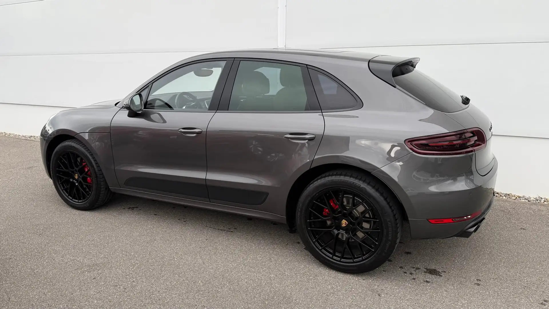 Porsche Macan GTS ab MJ18 Grau - 2