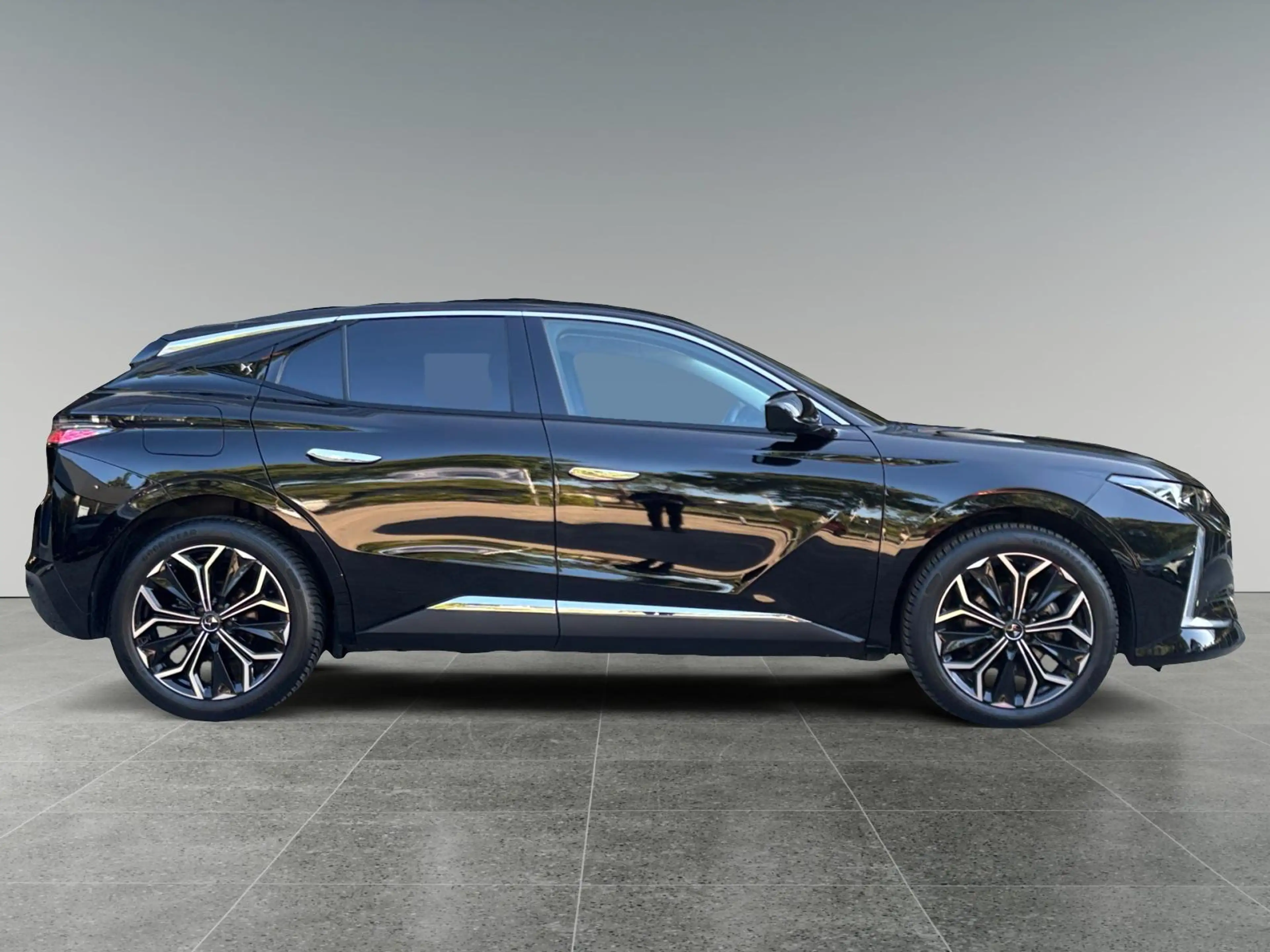 DS Automobiles DS 4 Ètoile+ Alcantara 1.2 Turbo 130pk EAT8 | SCHUIF/KA — photo 6