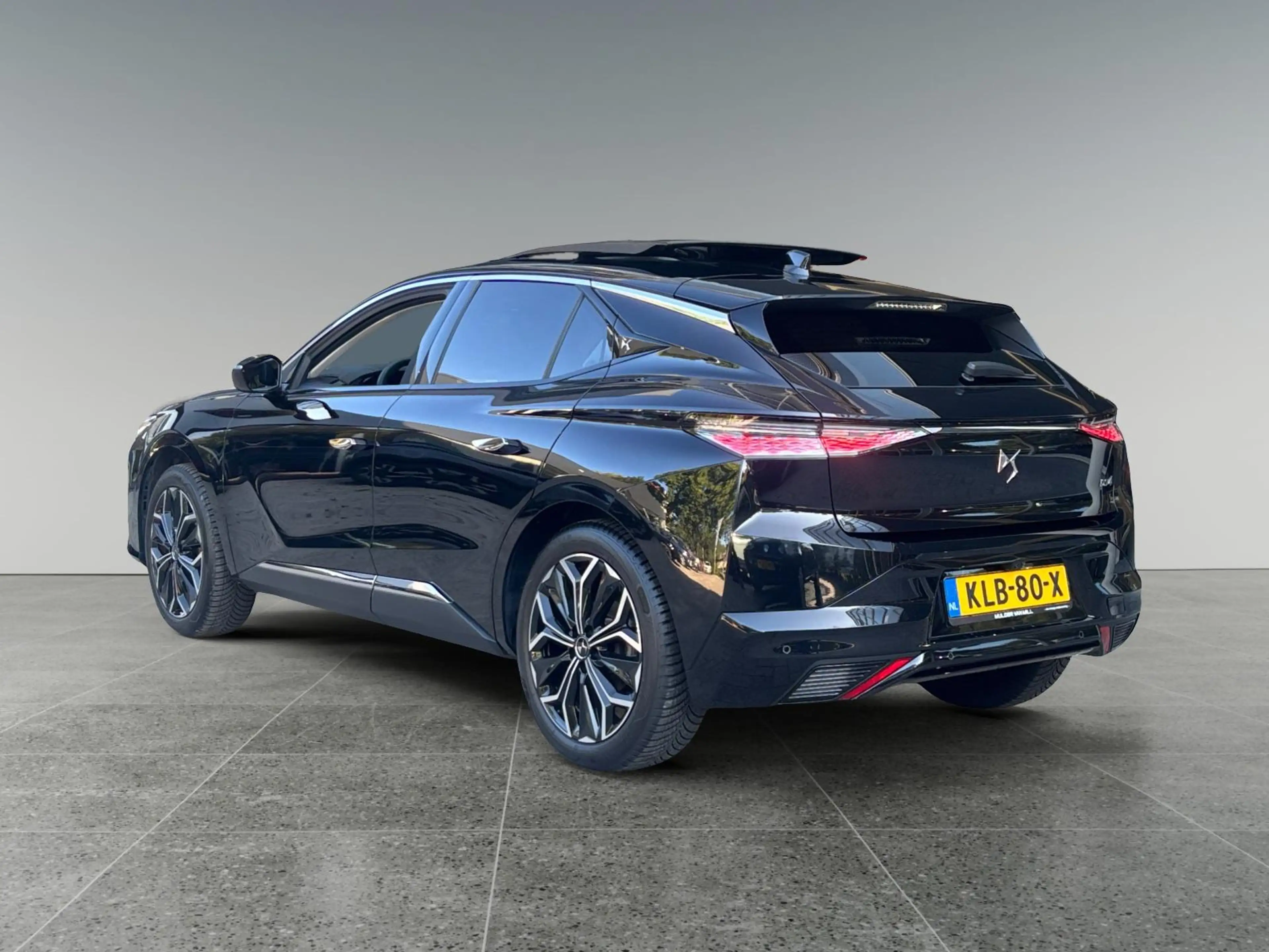 DS Automobiles DS 4 Ètoile+ Alcantara 1.2 Turbo 130pk EAT8 | SCHUIF/KA — photo 3
