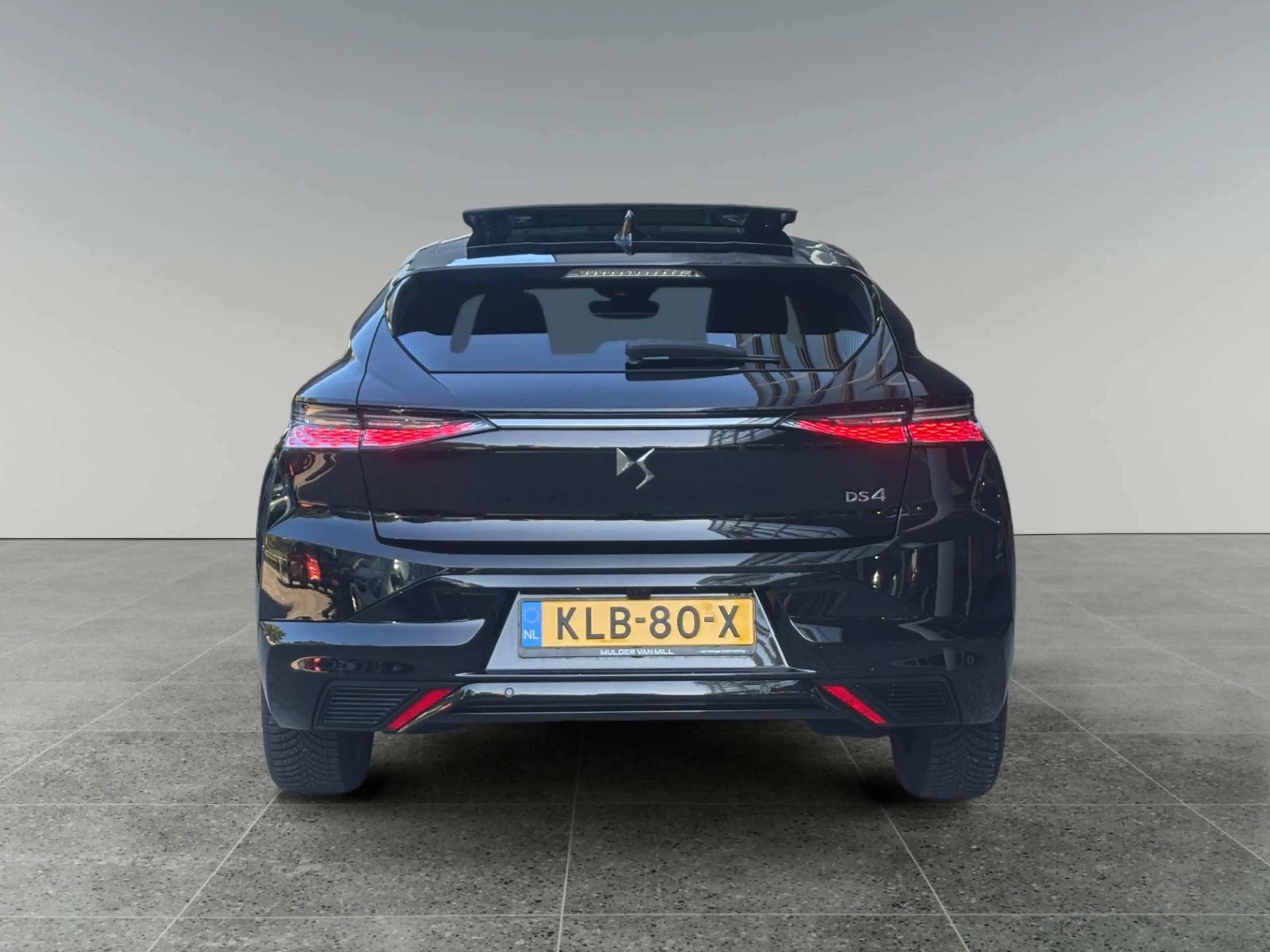 DS Automobiles DS 4 Ètoile+ Alcantara 1.2 Turbo 130pk EAT8 | SCHUIF/KA — photo 4
