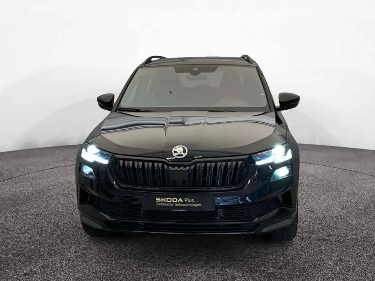 Skoda Karoq Sportline TSI DSG 4x4 *AHK*PANO*MATRIX*ACC 2