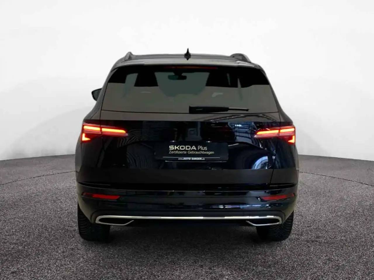 Skoda Karoq Sportline TSI DSG 4x4 *AHK*PANO*MATRIX*ACC 8
