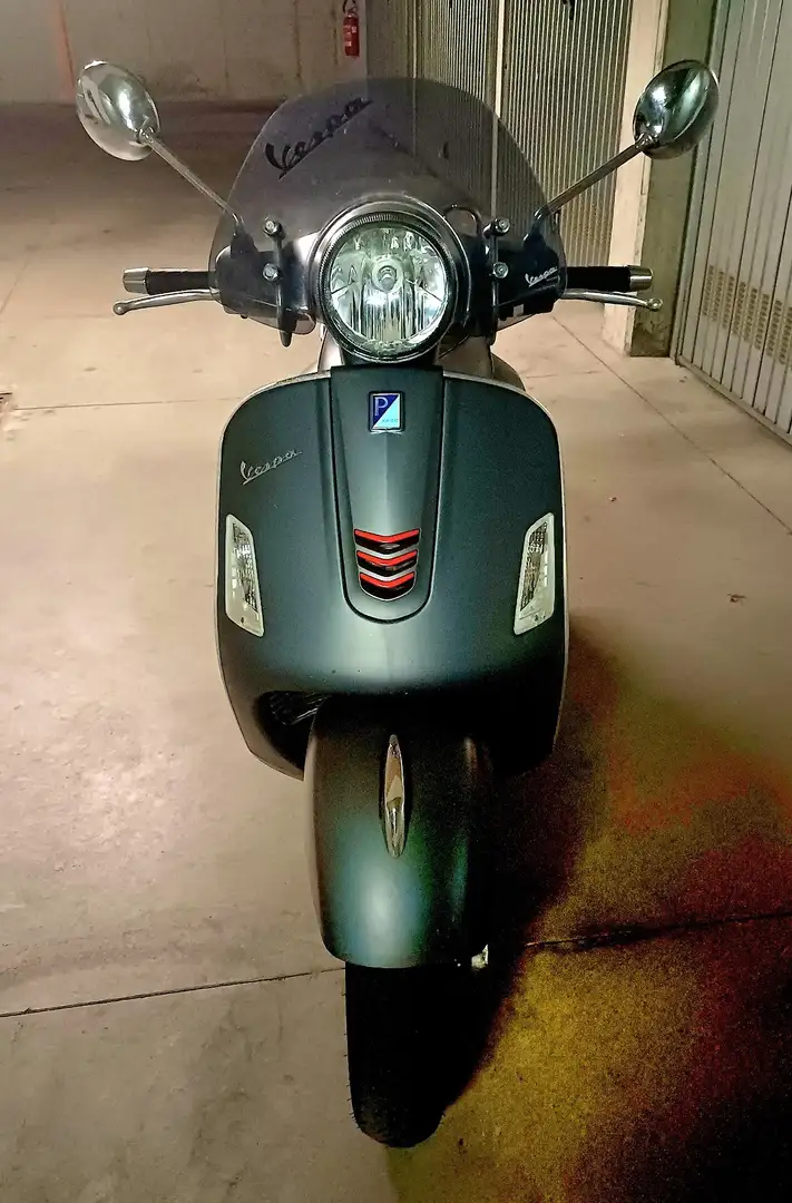 Piaggio GTS 300 GTS SPORT Серый - 2