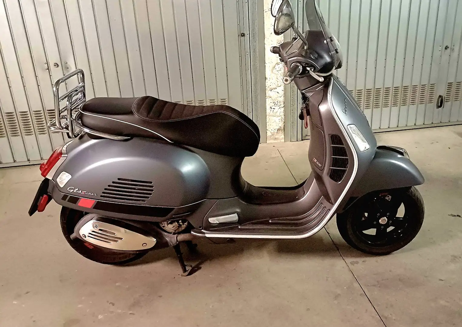 Piaggio GTS 300 GTS SPORT Gri - 1