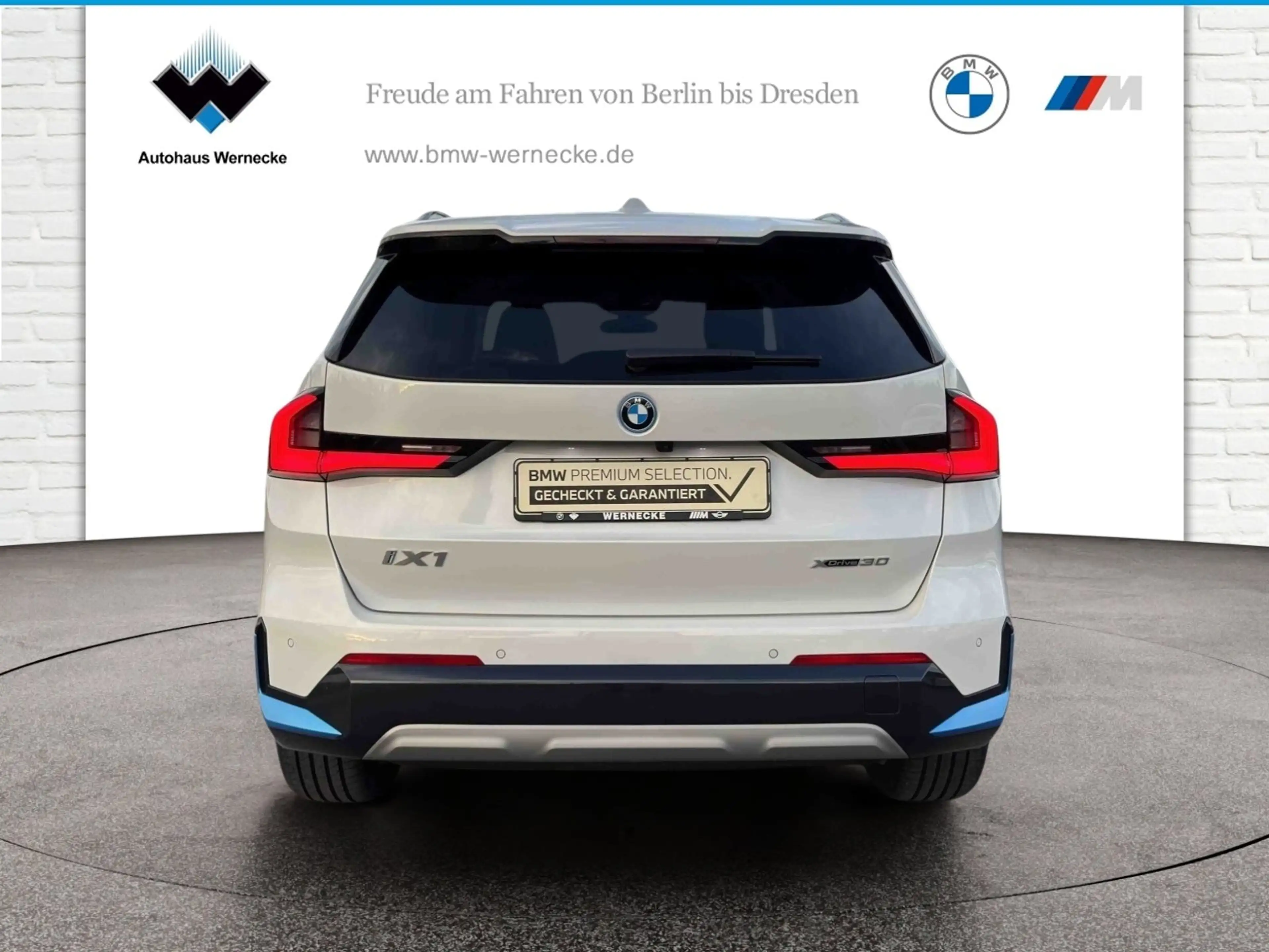 BMW iX1 xDrive30 — photo 4