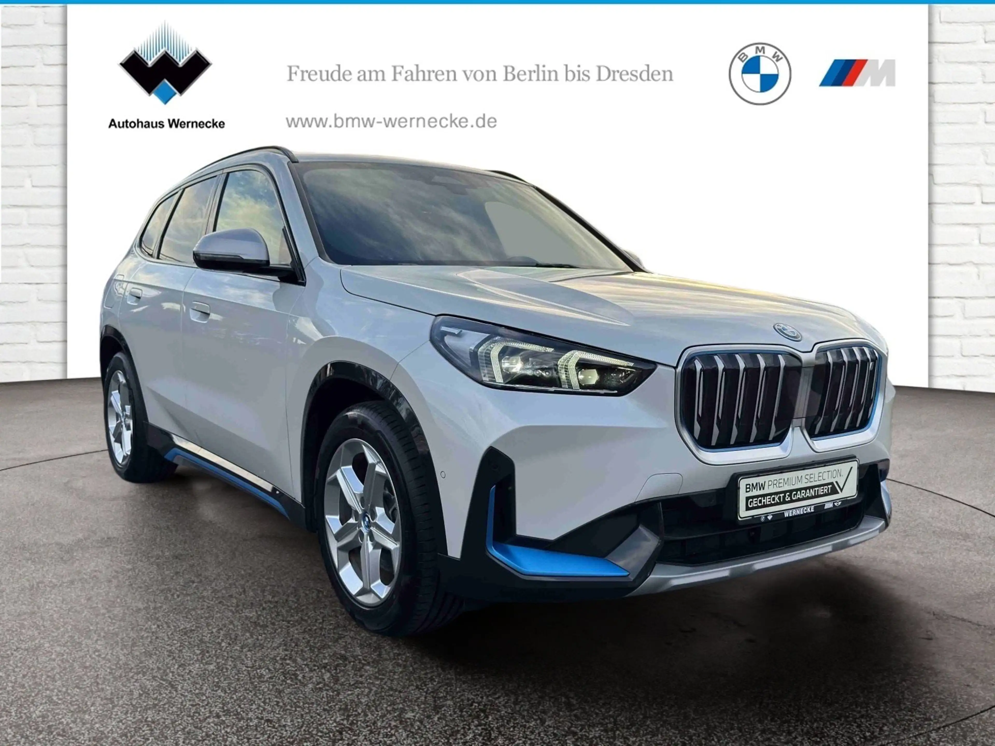 BMW iX1 xDrive30 — photo 7