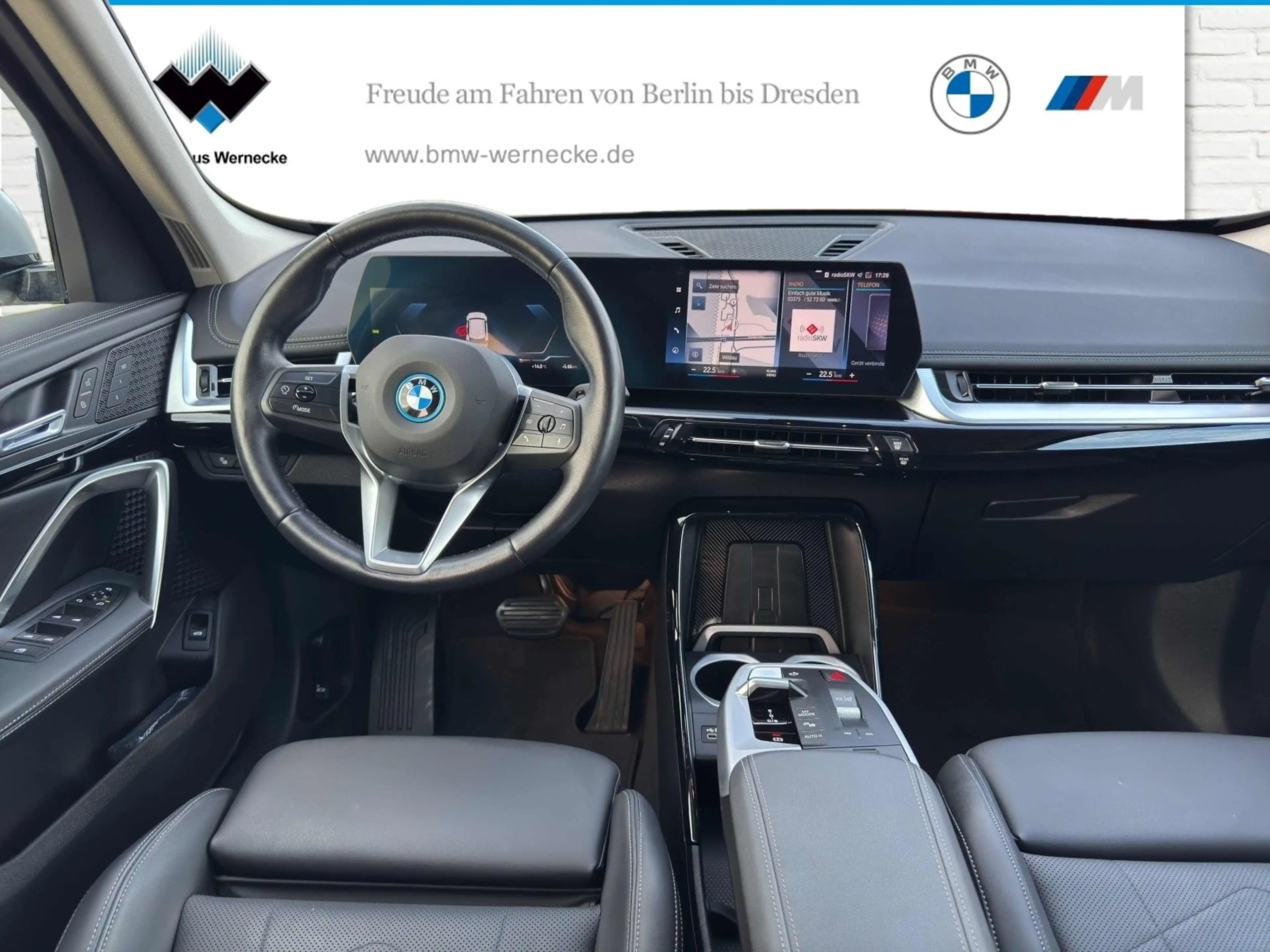 BMW iX1 xDrive30 — photo 11