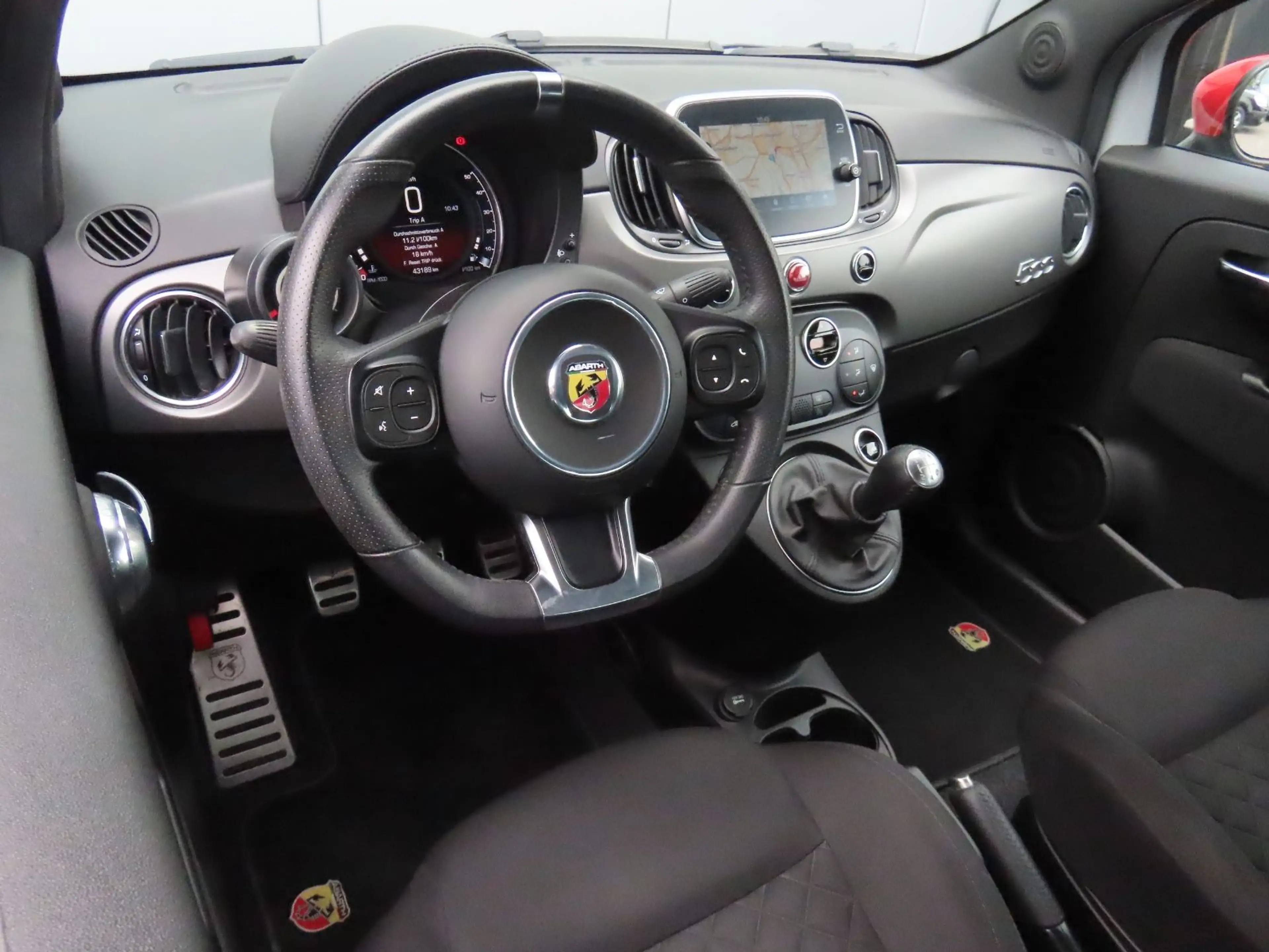 Abarth 595 Pista Sportsitze Sport-Abgasanlage Klima — photo 11