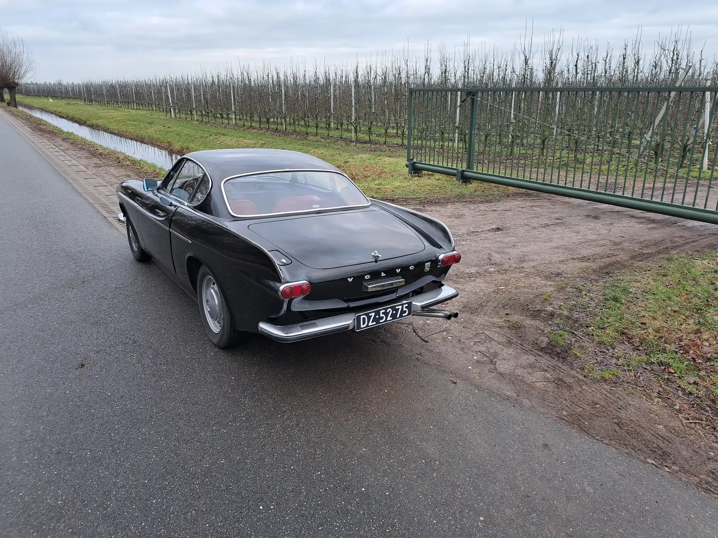 Volvo P1800 Coupe Fekete - 2