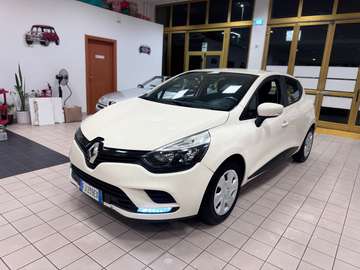 Clio IV 2017 1.2 16v Intens 75cv