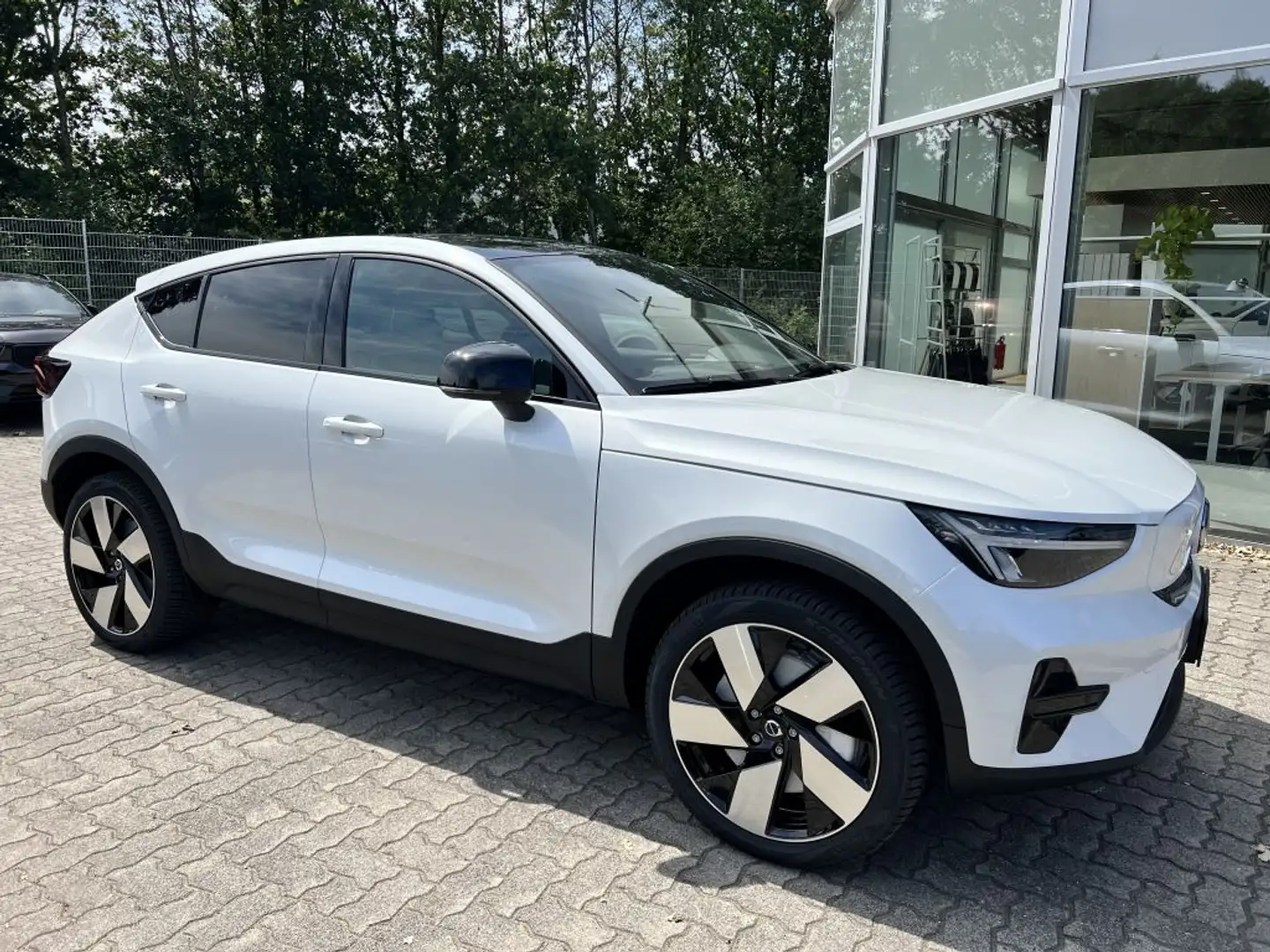 Volvo C40 Recharge 82 kWh Single M. Extended Range RWD Plus Weiß - 2
