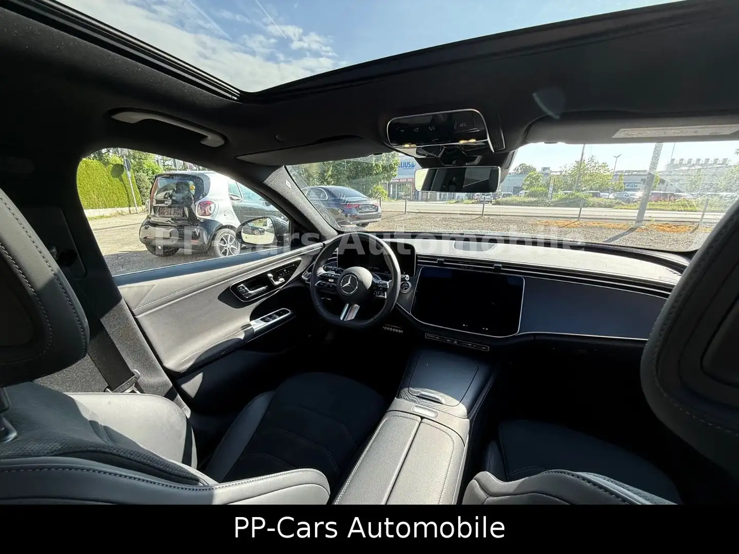 Mercedes-Benz E 450 4M T AMG Advanced+*PANO*AHK*KeyGO*360°K*DL Schwarz - 2