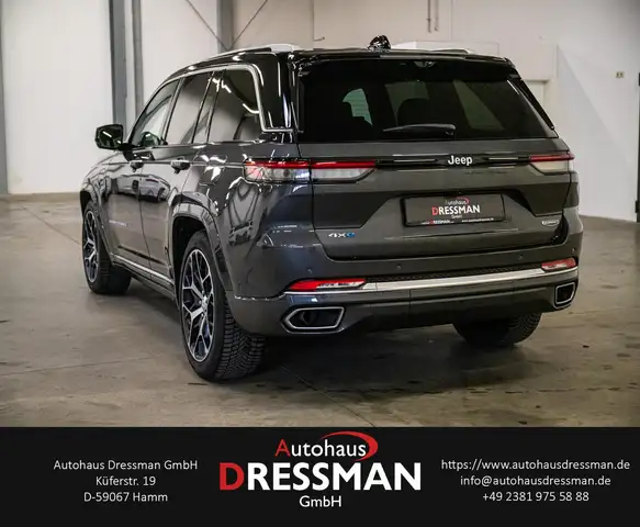 Jeep Grand Cherokee view 7