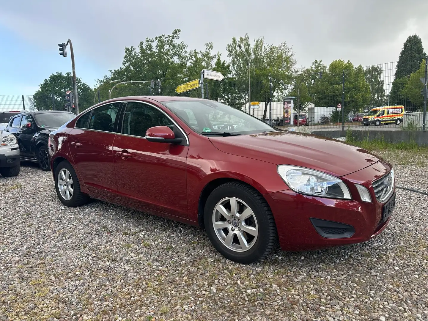 Volvo S60 D3 Geartronic Momentum Červená - 1