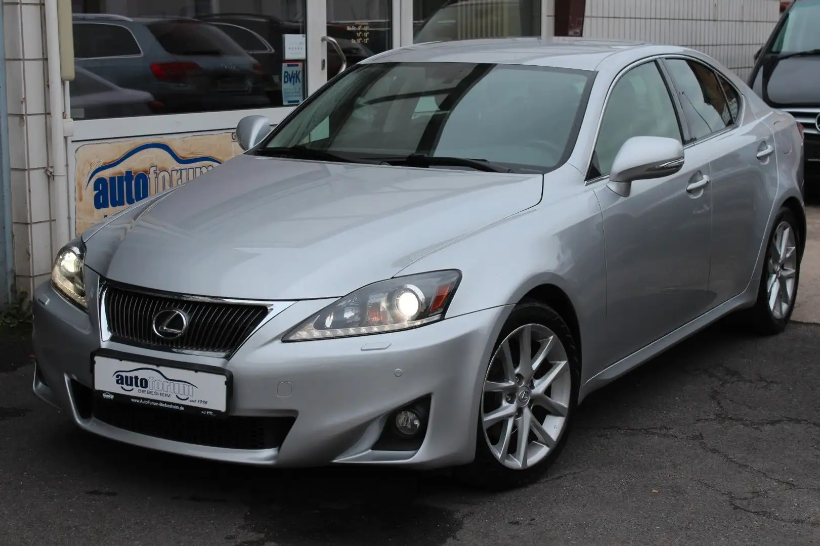 Lexus IS 250 Luxury Line Memory*R-Kamera*Xenon*AHK Silber - 2