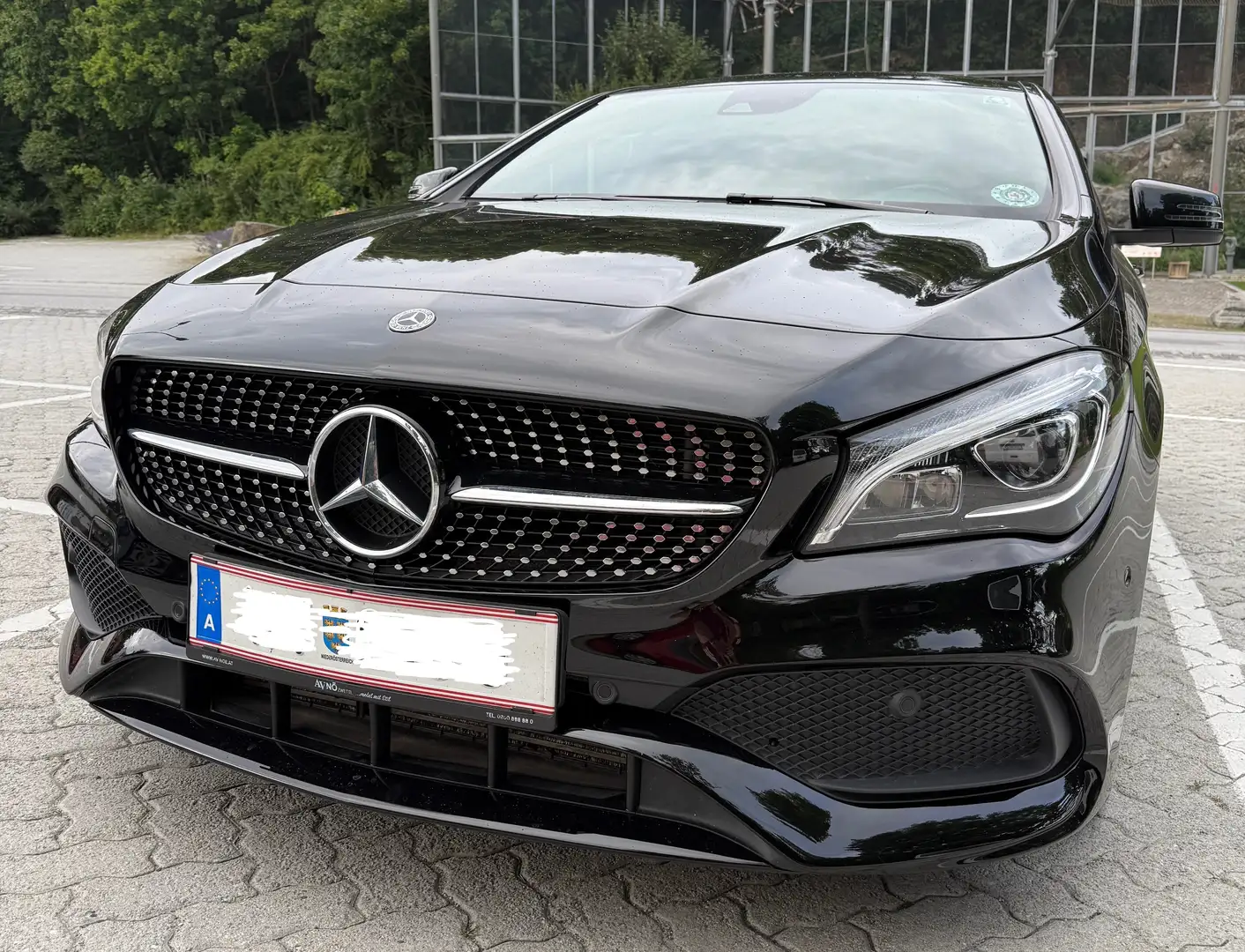 Mercedes-Benz CLA 200 CLA 200 Shooting Brake Fekete - 1