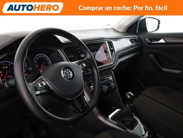 Volkswagen T-Roc view 12