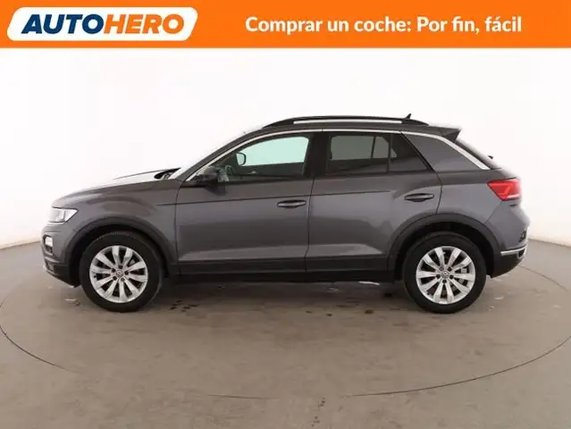 Volkswagen T-Roc view 3