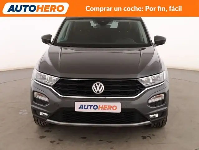 Volkswagen T-Roc view 9